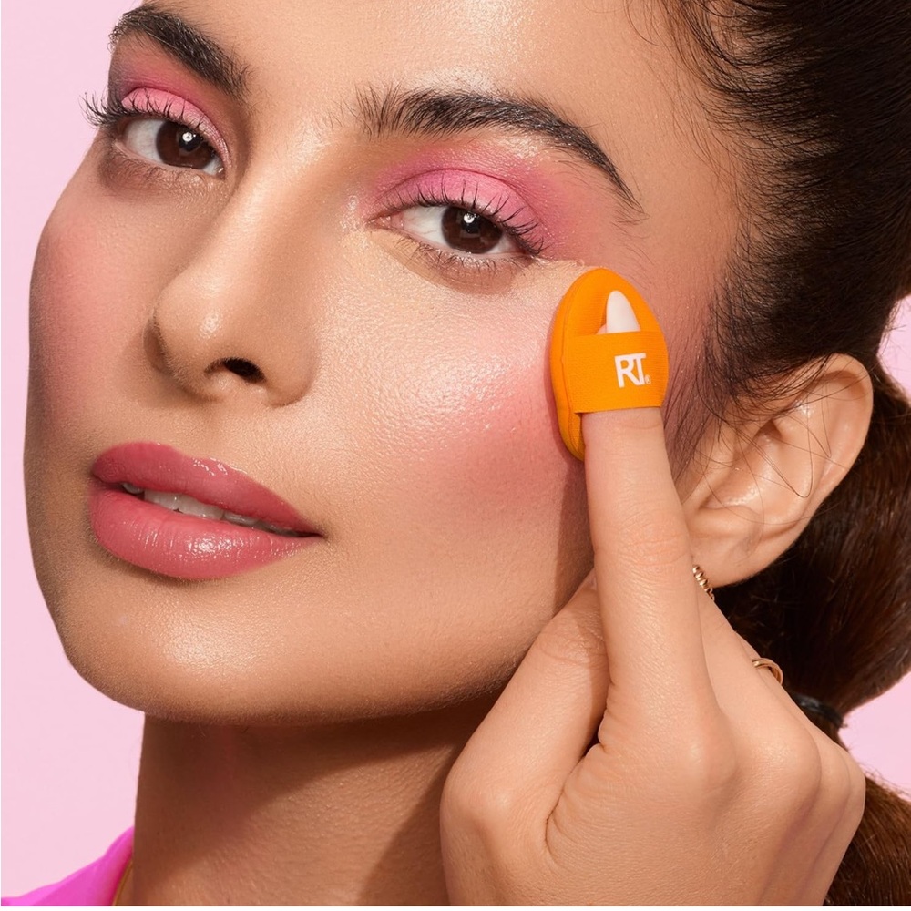 Concealer Sponges, Mini Miracle Puff Trio — Real Techniques - Picture 9 of 16